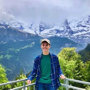 Meet your Posher, Daniel